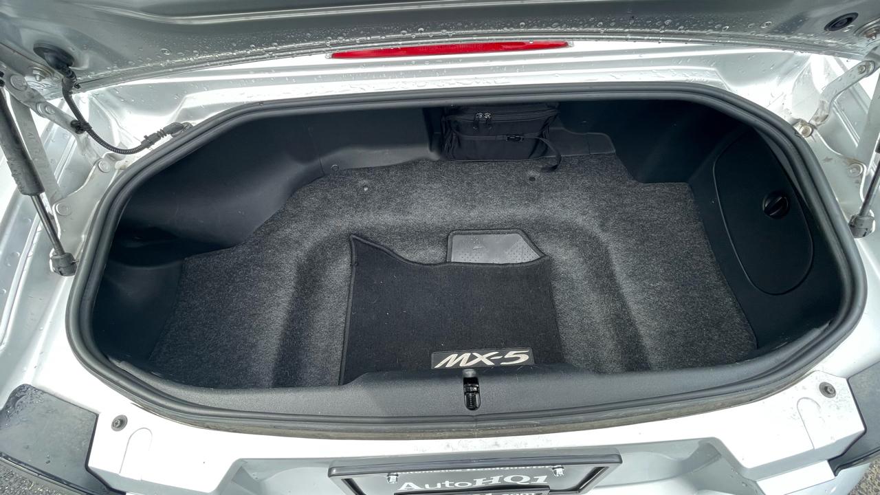 Mazda MX-5 Miata Grand Touring 2006