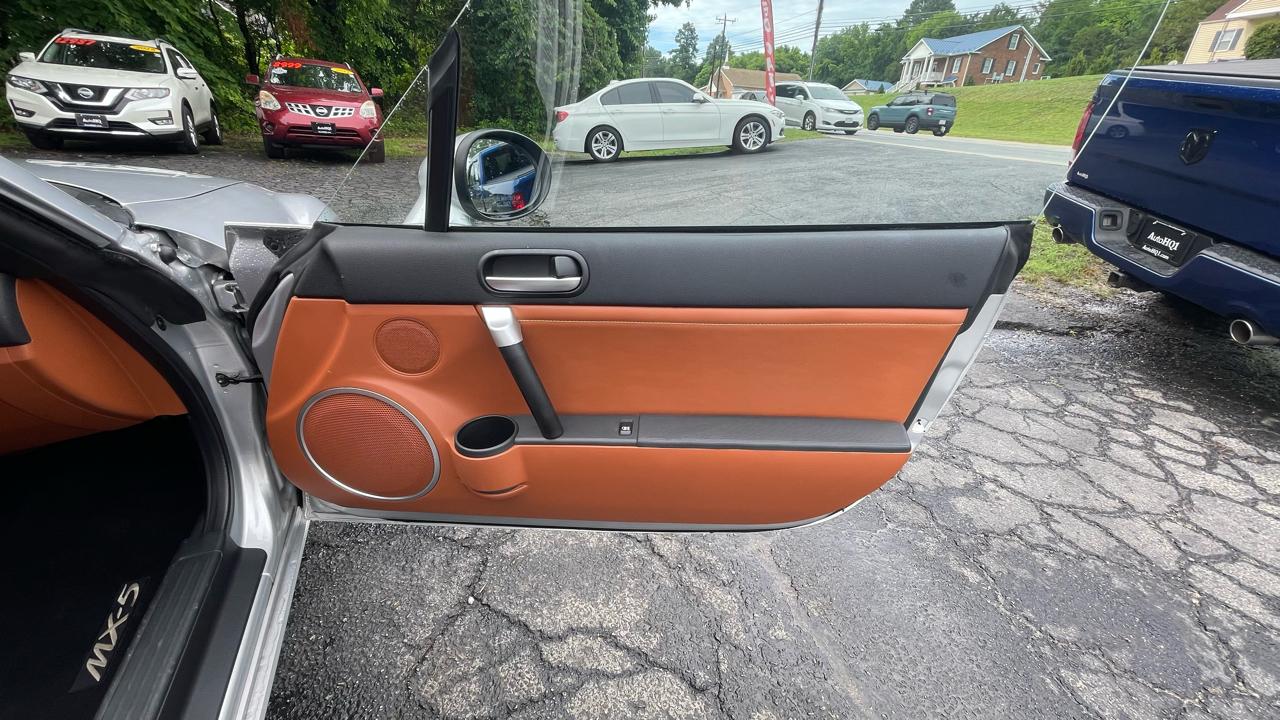 Mazda MX-5 Miata Grand Touring 2006