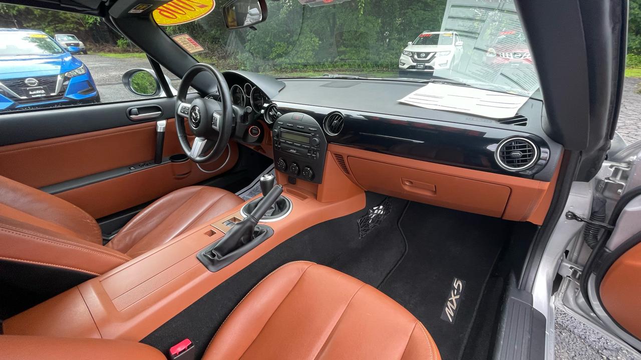 Mazda MX-5 Miata Grand Touring 2006
