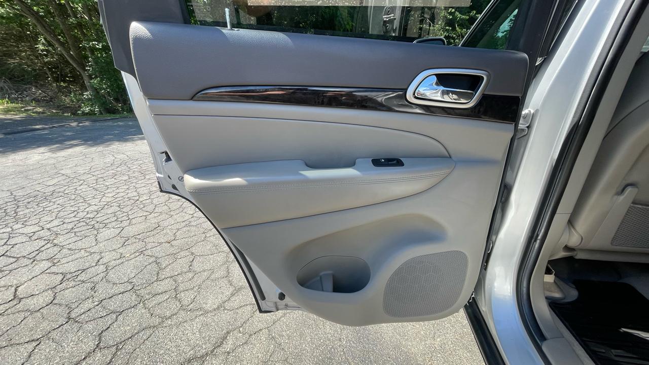 Jeep Grand Cherokee Laredo 4WD 2012
