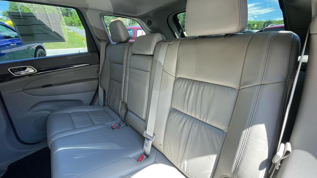 Jeep Grand Cherokee Laredo 4WD 2012