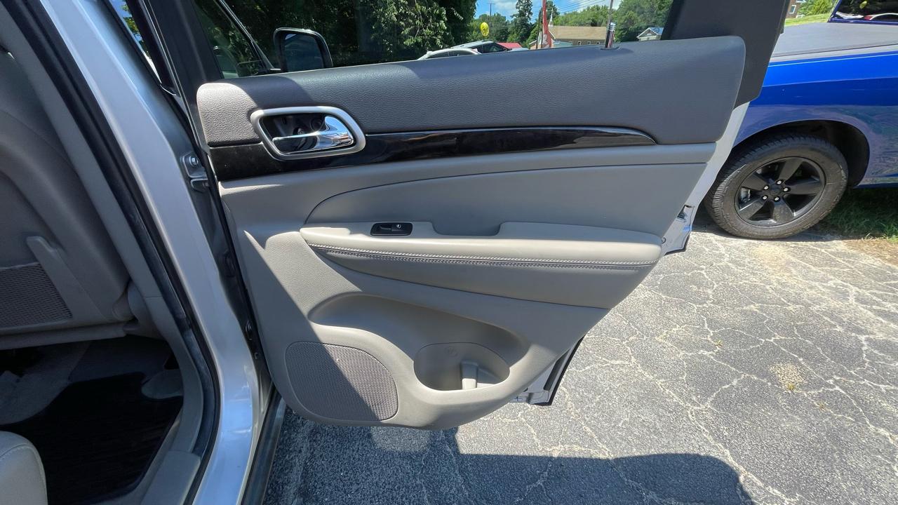 Jeep Grand Cherokee Laredo 4WD 2012