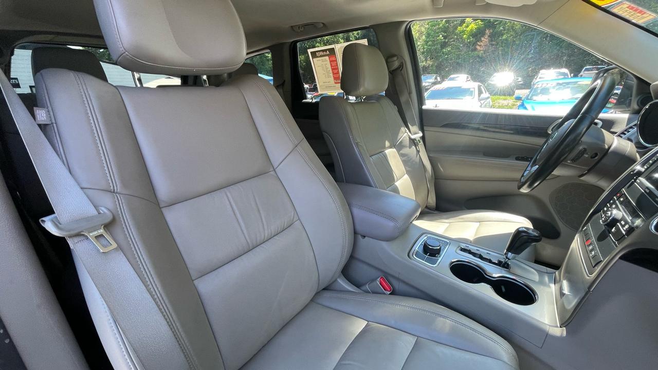 Jeep Grand Cherokee Laredo 4WD 2012
