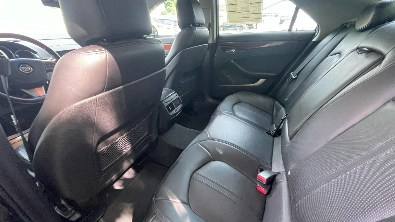 Cadillac CTS 3.0L Luxury AWD 2011