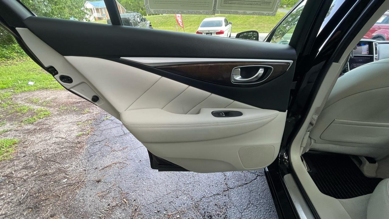 Infiniti Q50 Premium AWD 2015