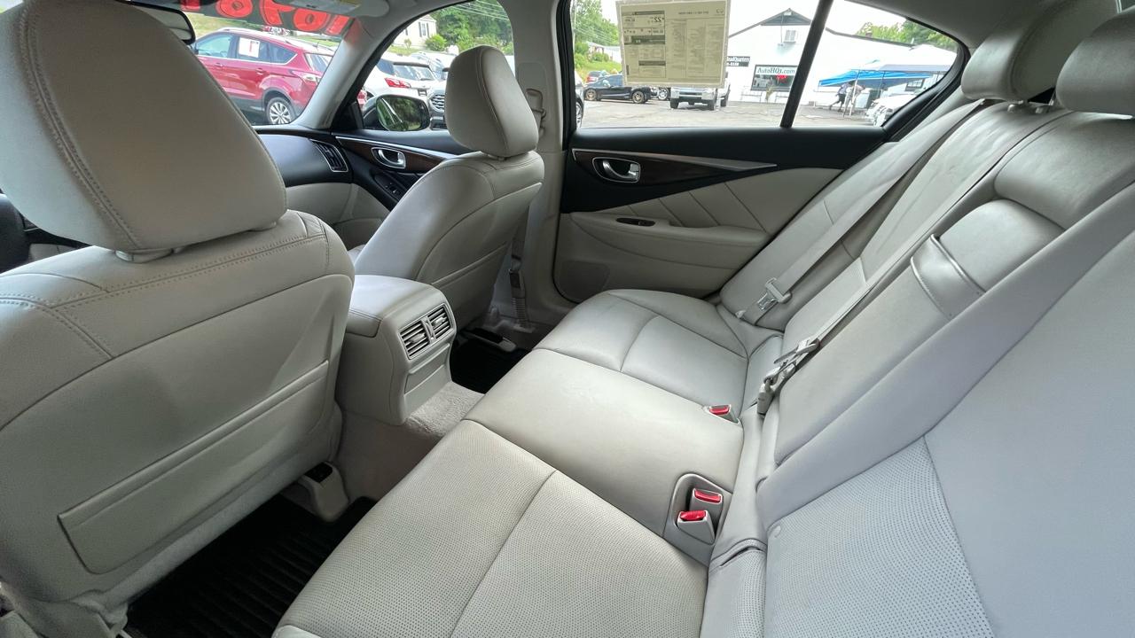 Infiniti Q50 Premium AWD 2015