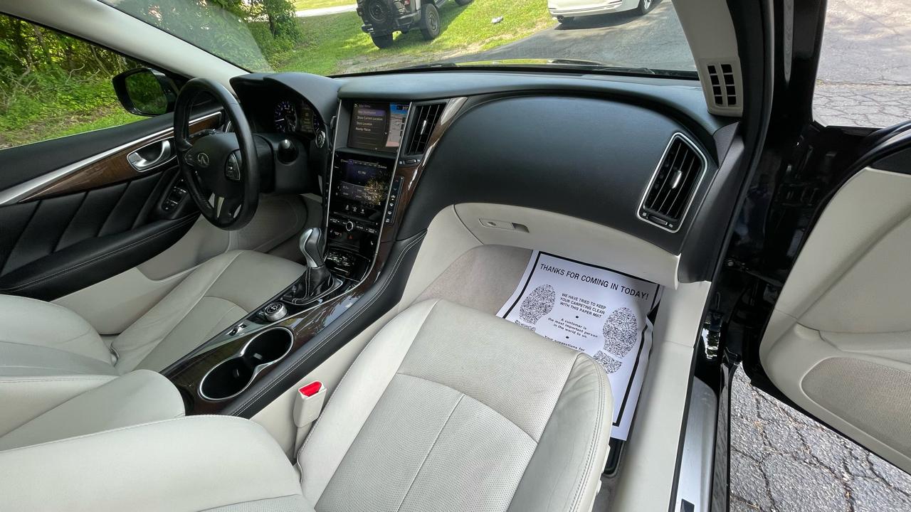 Infiniti Q50 Premium AWD 2015