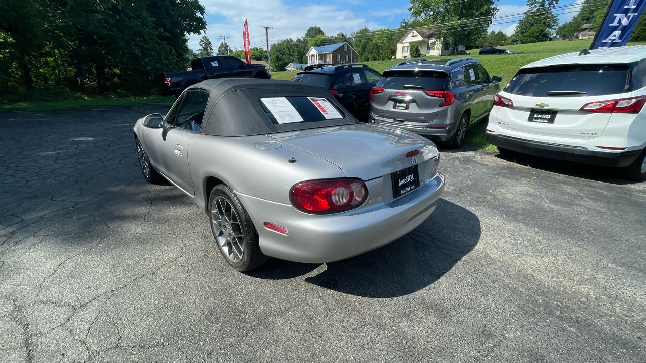 Mazda MX-5 Miata Base 2004