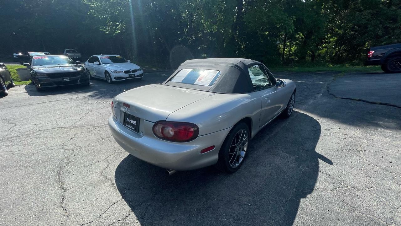 Mazda MX-5 Miata Base 2004