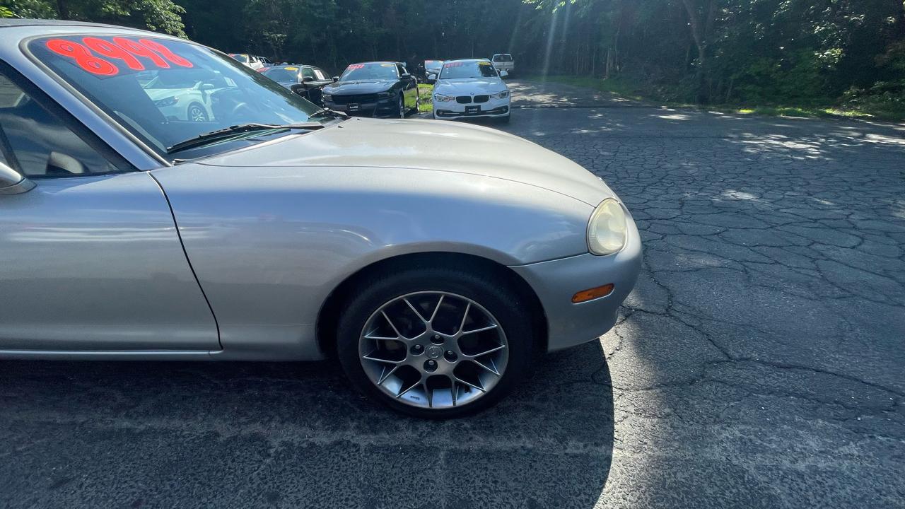 Mazda MX-5 Miata Base 2004