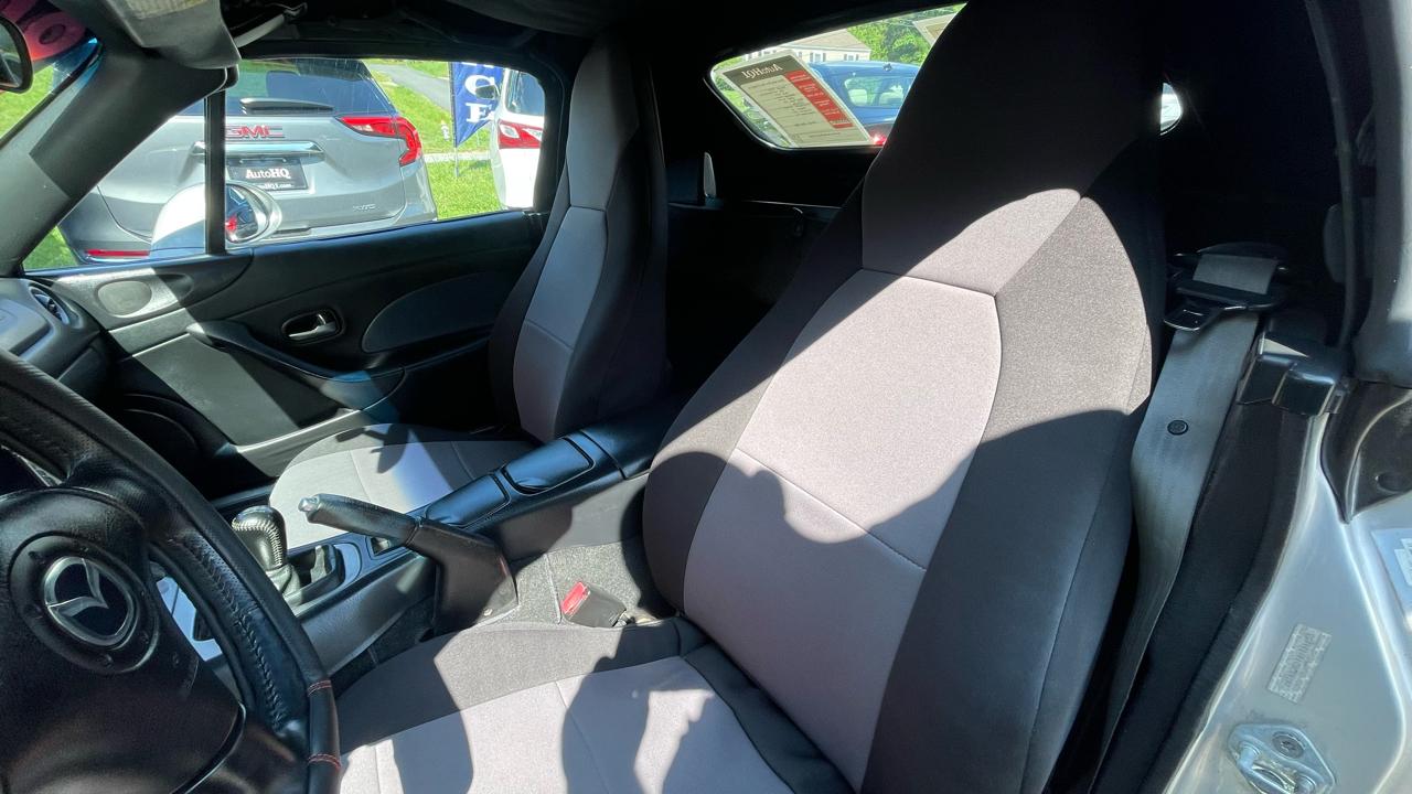 Mazda MX-5 Miata Base 2004
