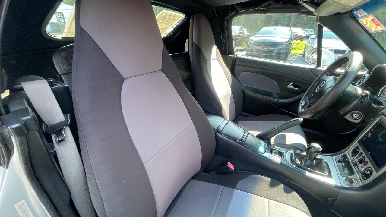 Mazda MX-5 Miata Base 2004