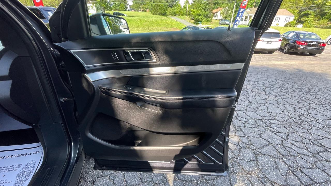 Ford Explorer XLT 4WD 2017