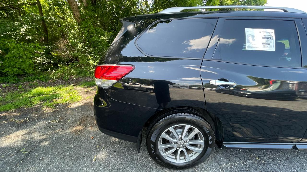 Nissan Pathfinder SV 4WD 2015