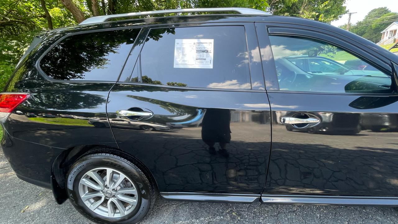 Nissan Pathfinder SV 4WD 2015