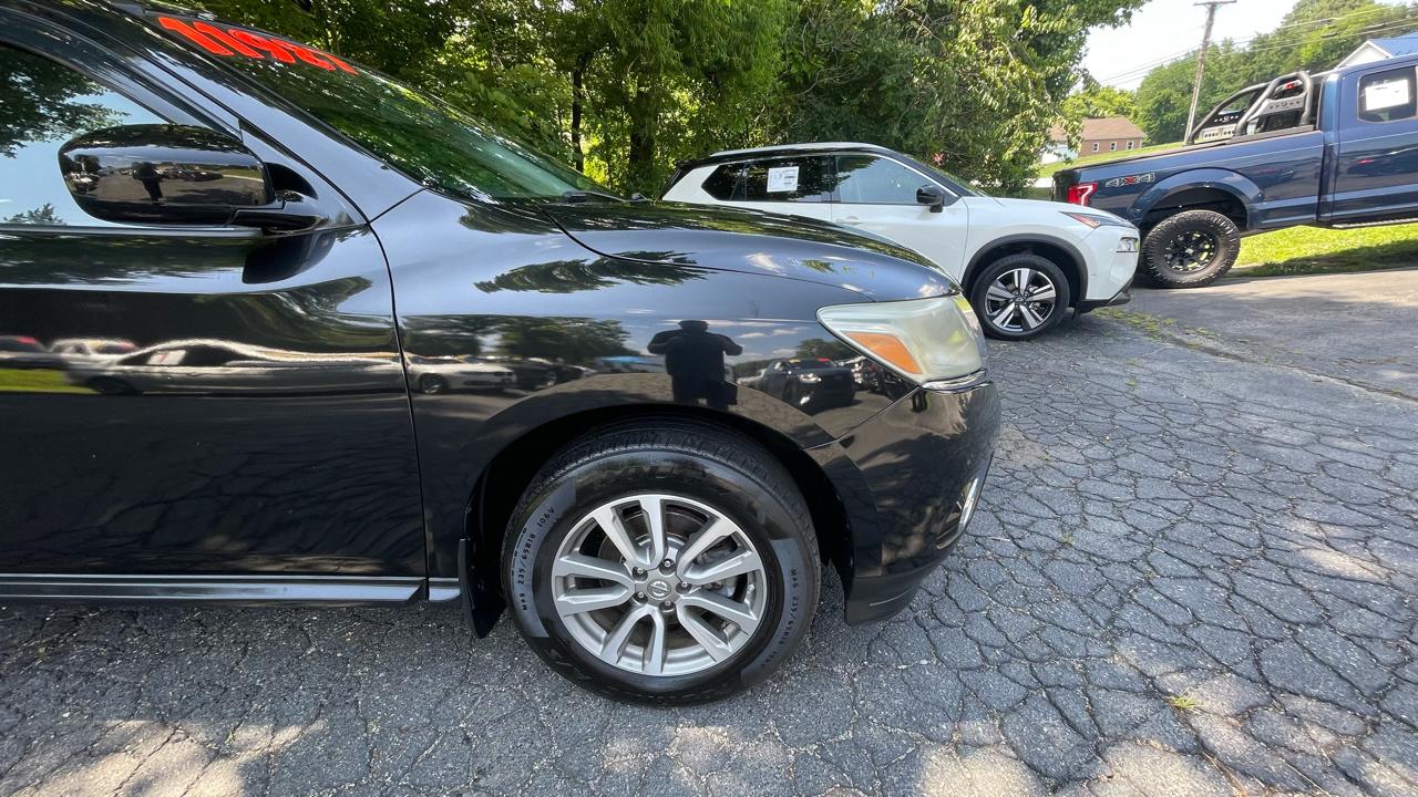 Nissan Pathfinder SV 4WD 2015