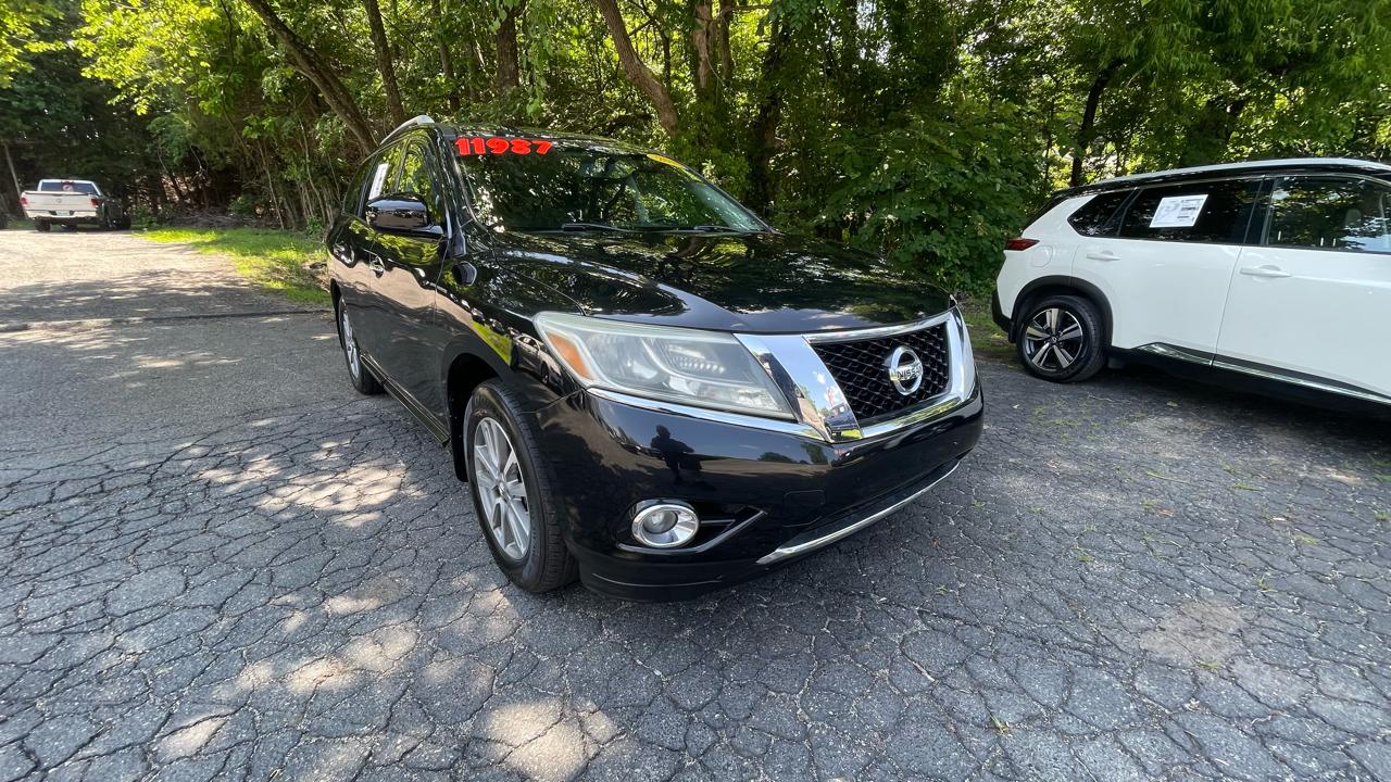Nissan Pathfinder SV 4WD 2015