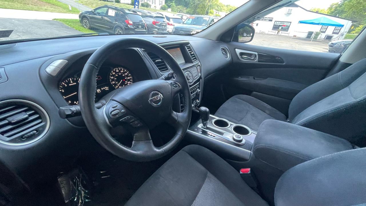 Nissan Pathfinder SV 4WD 2015