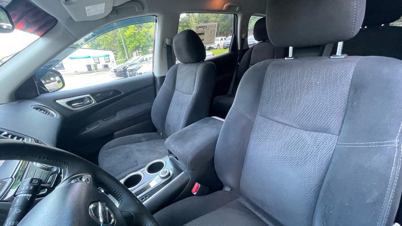 Nissan Pathfinder SV 4WD 2015