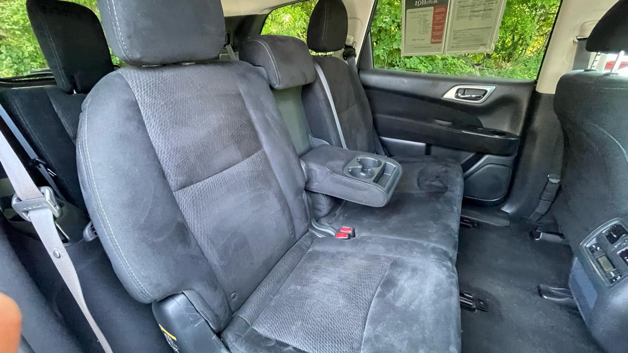 Nissan Pathfinder SV 4WD 2015