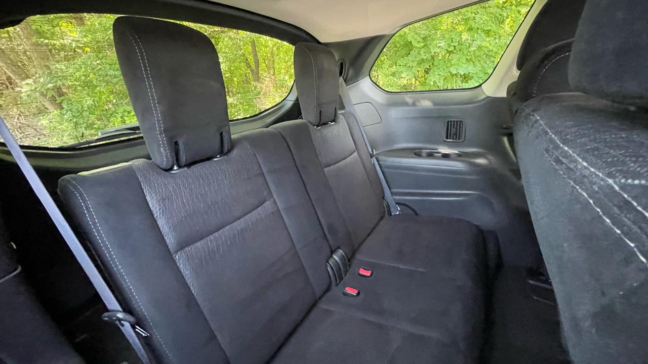 Nissan Pathfinder SV 4WD 2015