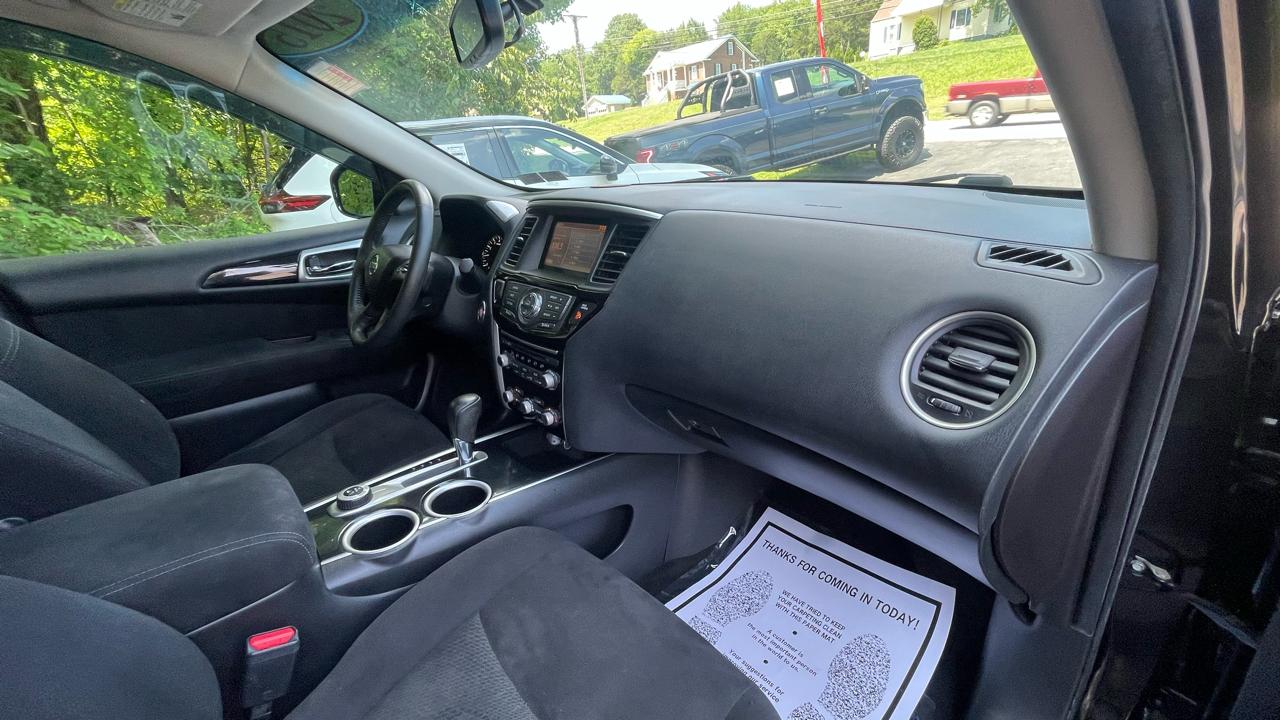 Nissan Pathfinder SV 4WD 2015
