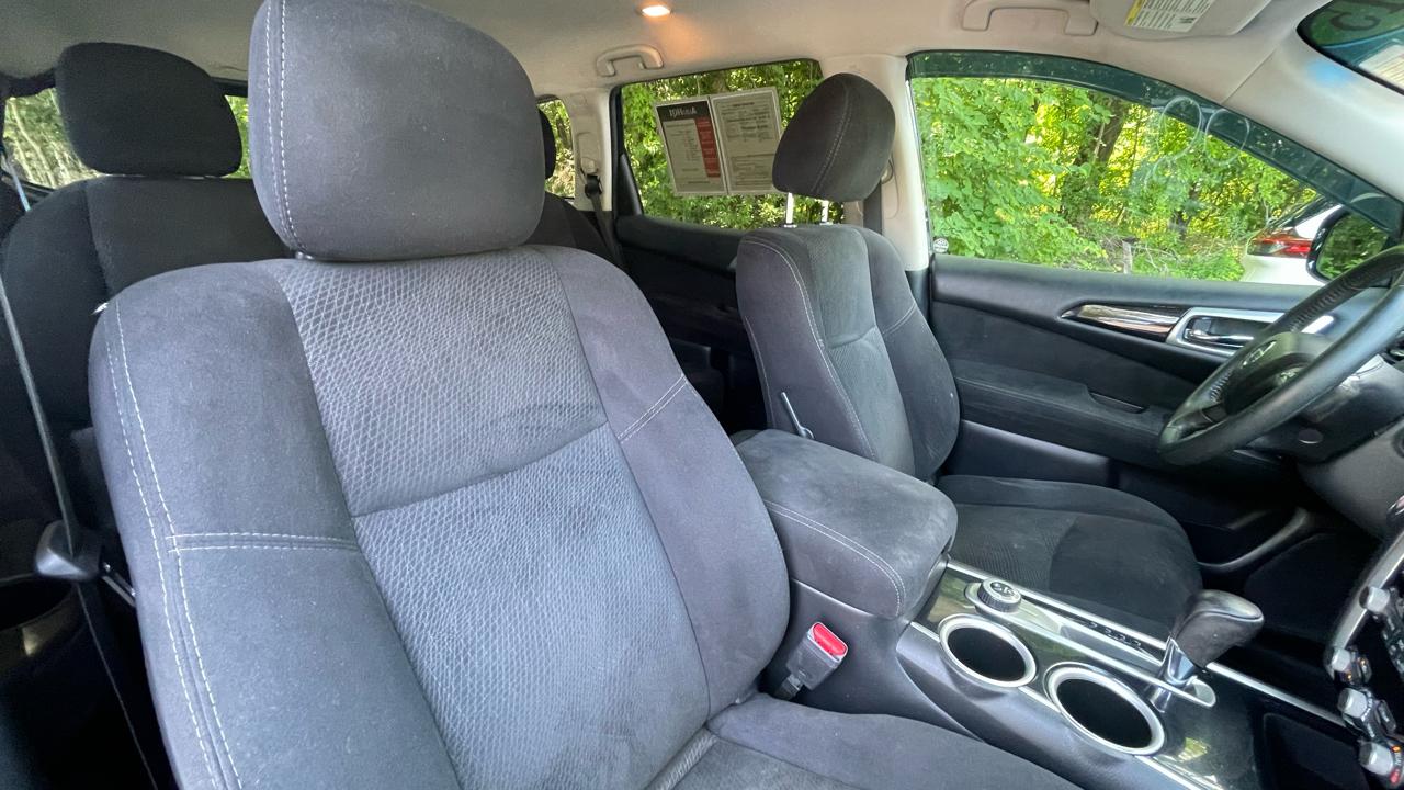 Nissan Pathfinder SV 4WD 2015