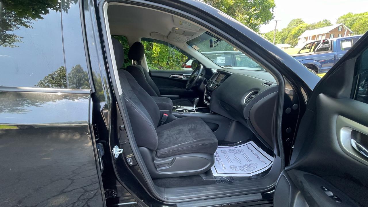 Nissan Pathfinder SV 4WD 2015