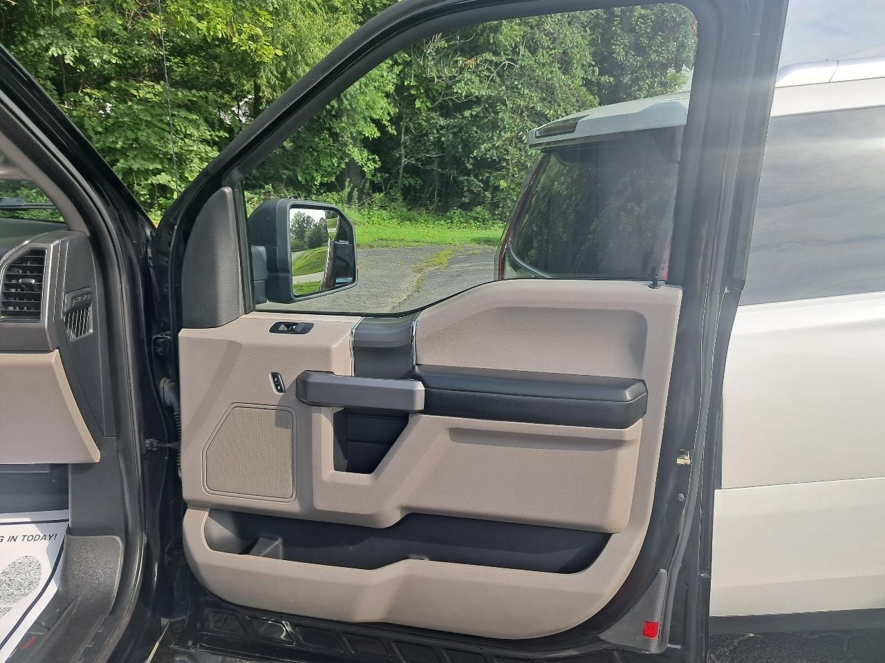 Ford F-150 XLT SuperCab 8-ft. Bed 4WD 2017