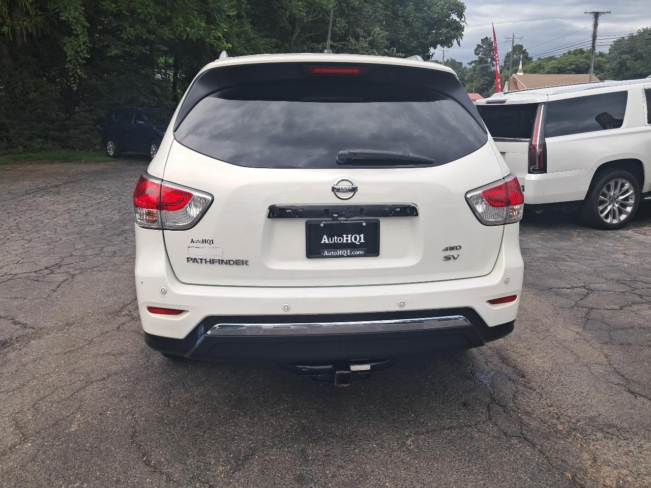 Nissan Pathfinder SV 4WD 2014
