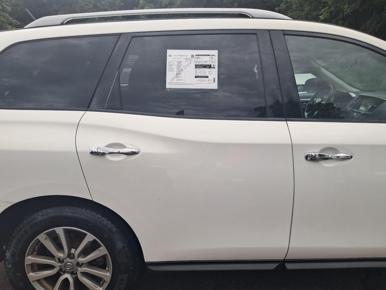 Nissan Pathfinder SV 4WD 2014