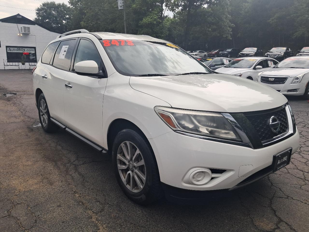 Nissan Pathfinder SV 4WD 2014