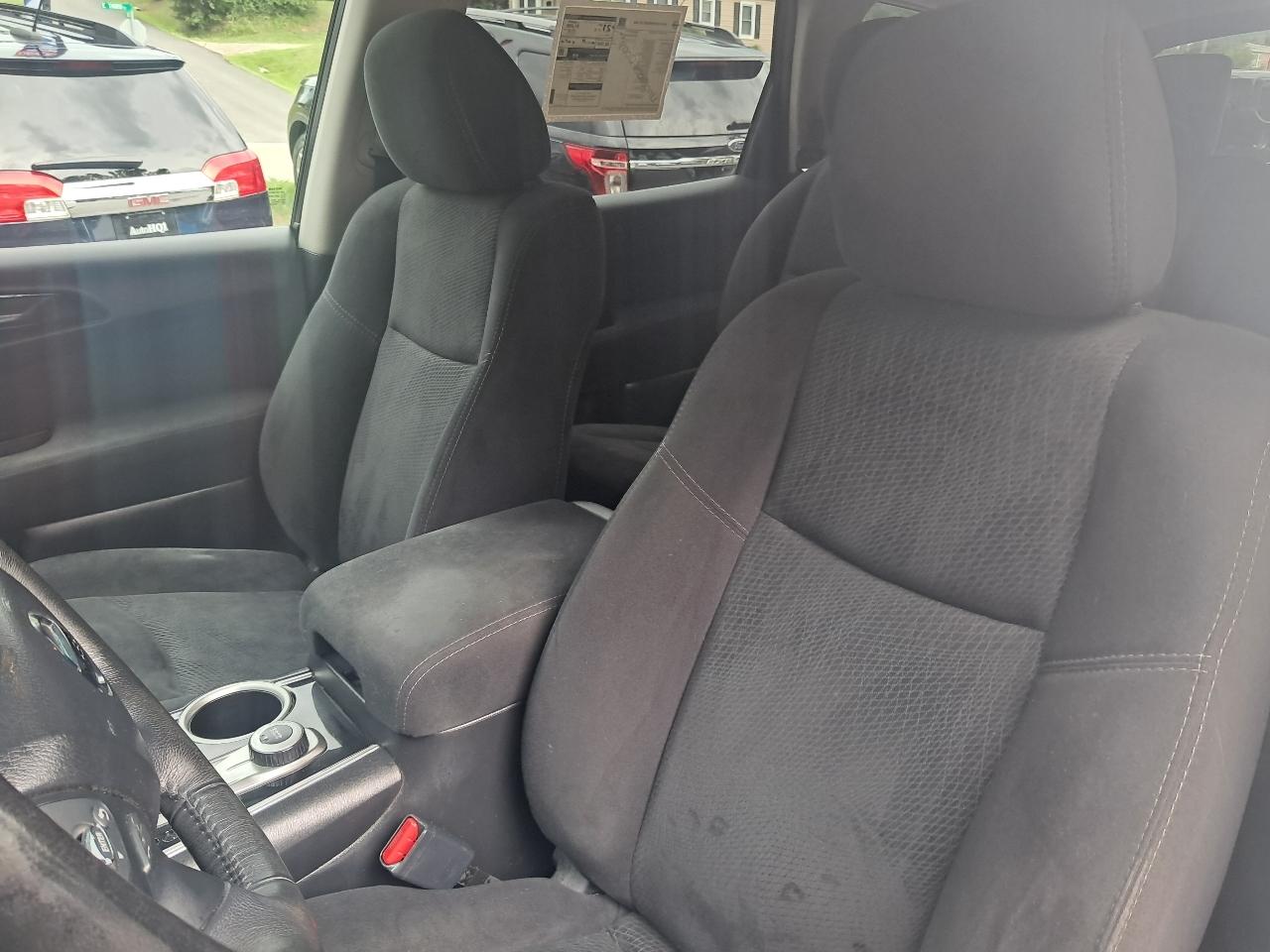 Nissan Pathfinder SV 4WD 2014