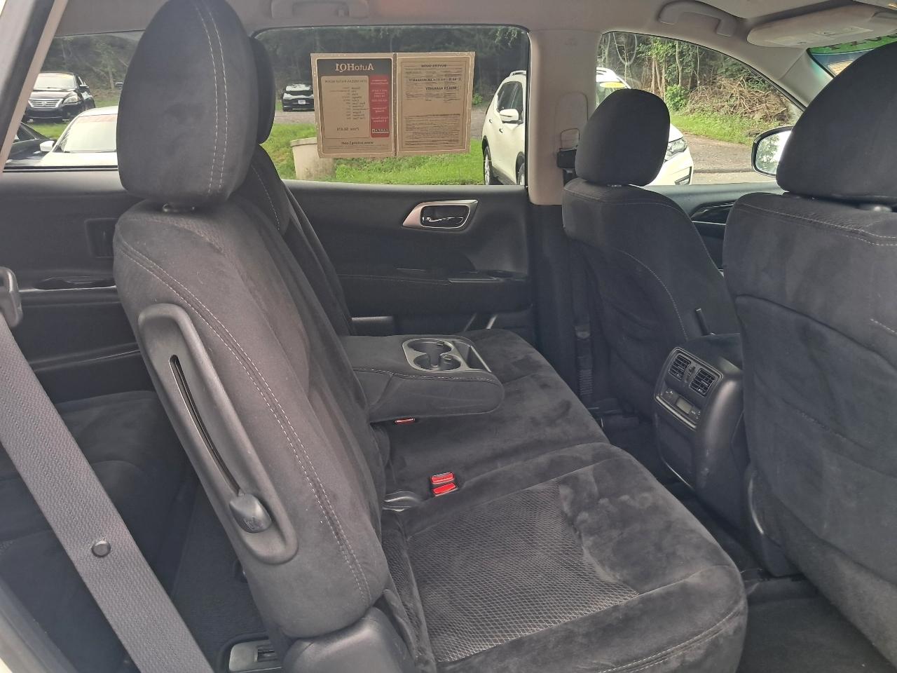 Nissan Pathfinder SV 4WD 2014