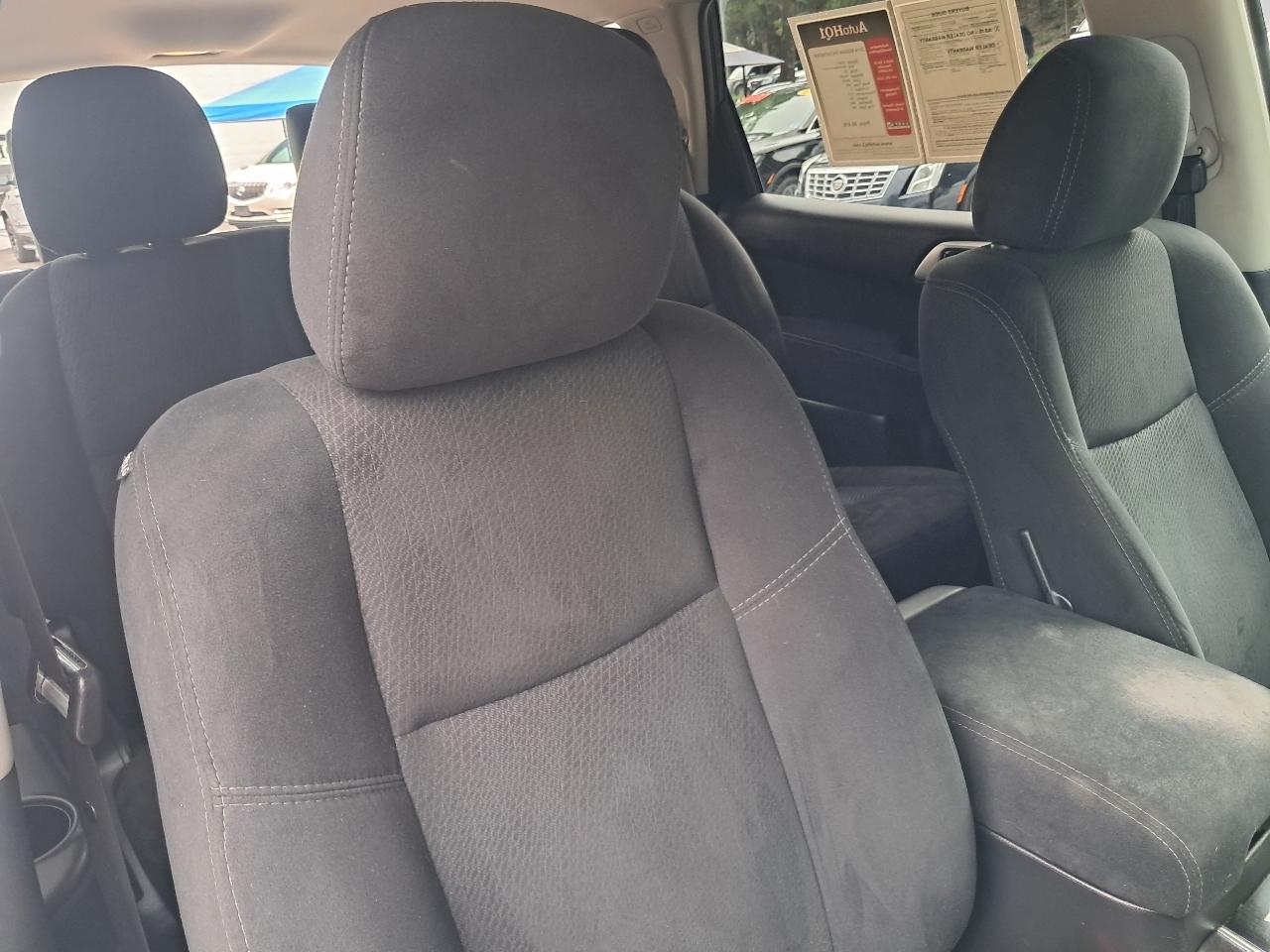Nissan Pathfinder SV 4WD 2014