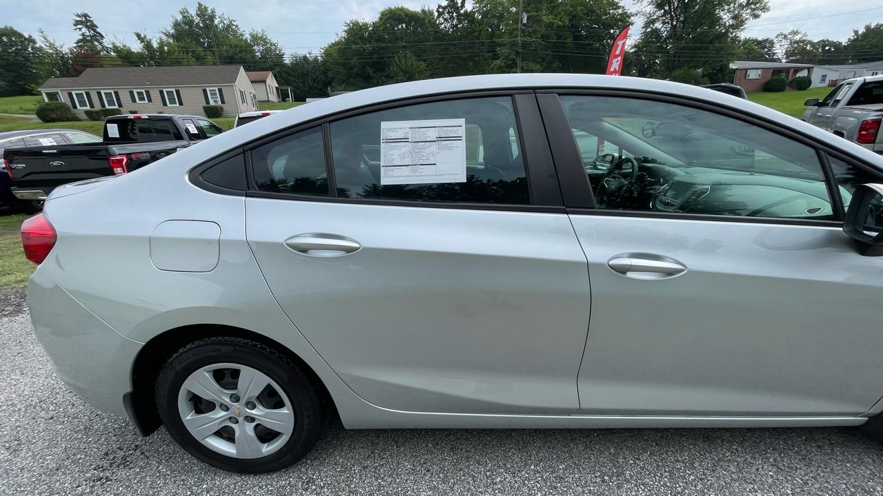 Chevrolet Cruze LS Auto 2017