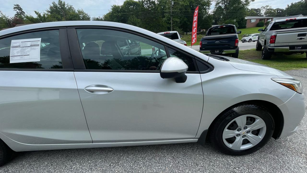 Chevrolet Cruze LS Auto 2017