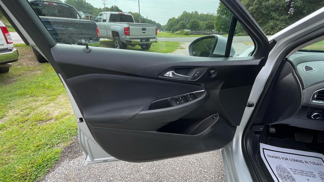 Chevrolet Cruze LS Auto 2017