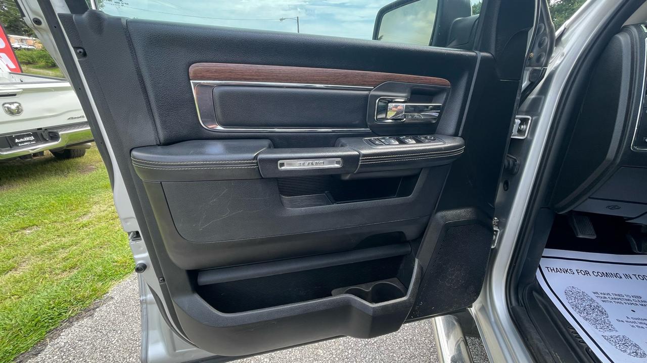 RAM 1500 Laramie Crew Cab SWB 4WD 2018