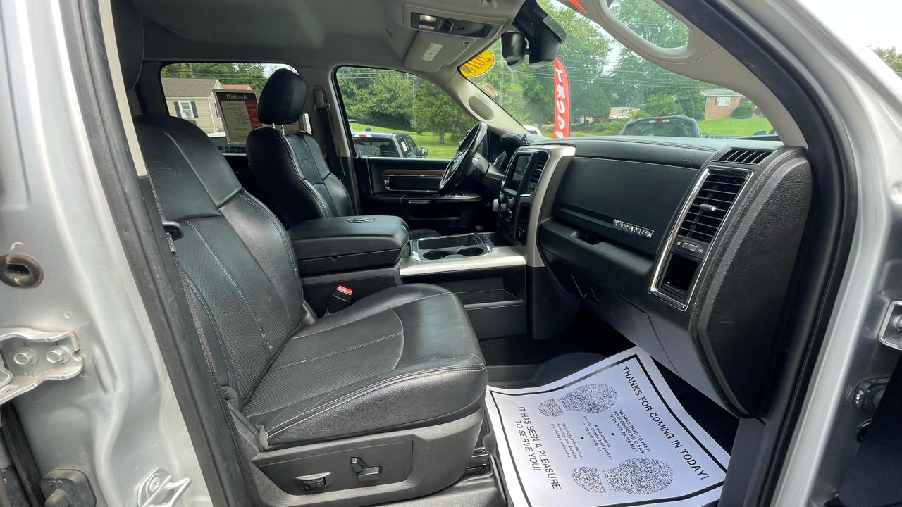 RAM 1500 Laramie Crew Cab SWB 4WD 2018