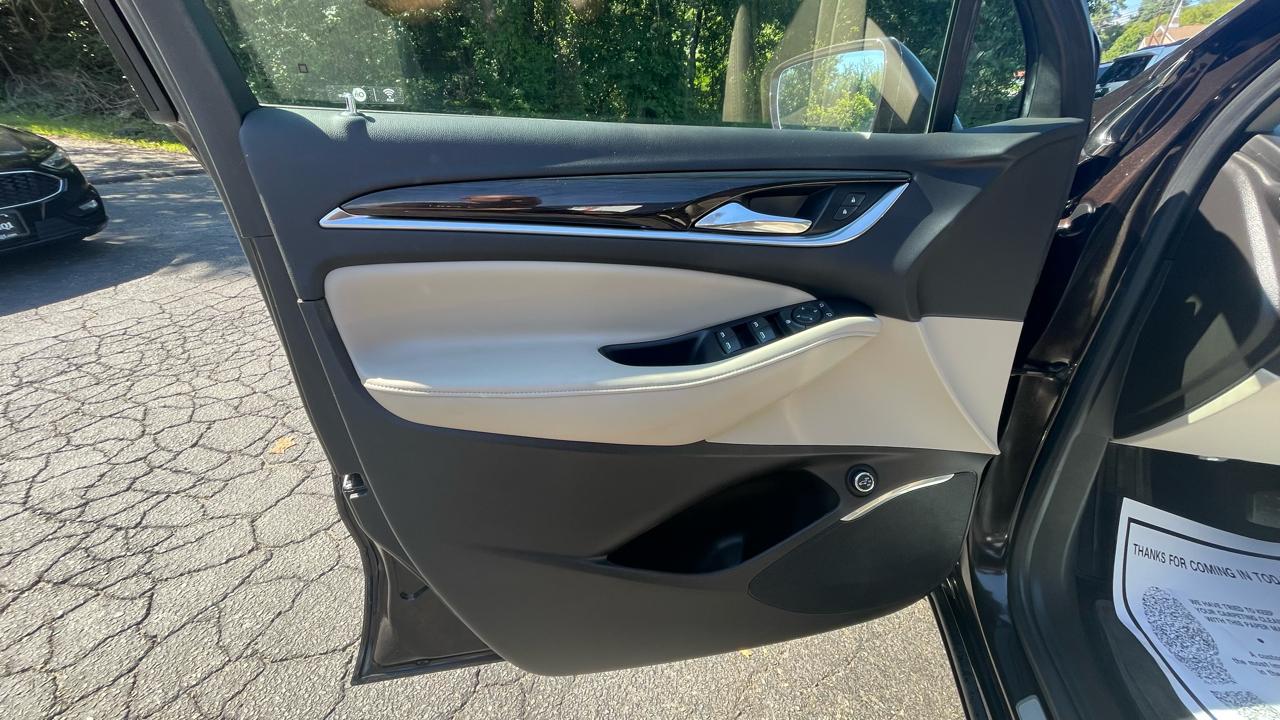 Buick Enclave Essence AWD 2018