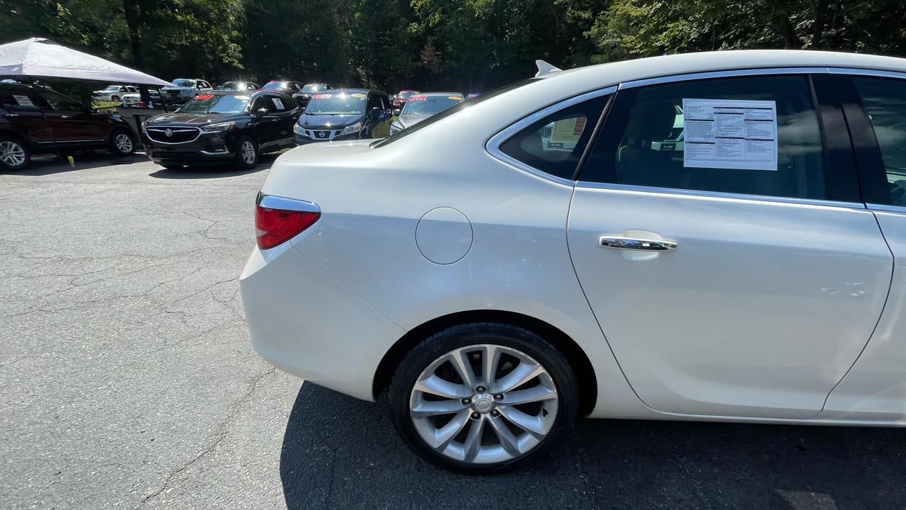 Buick Verano Base 2012