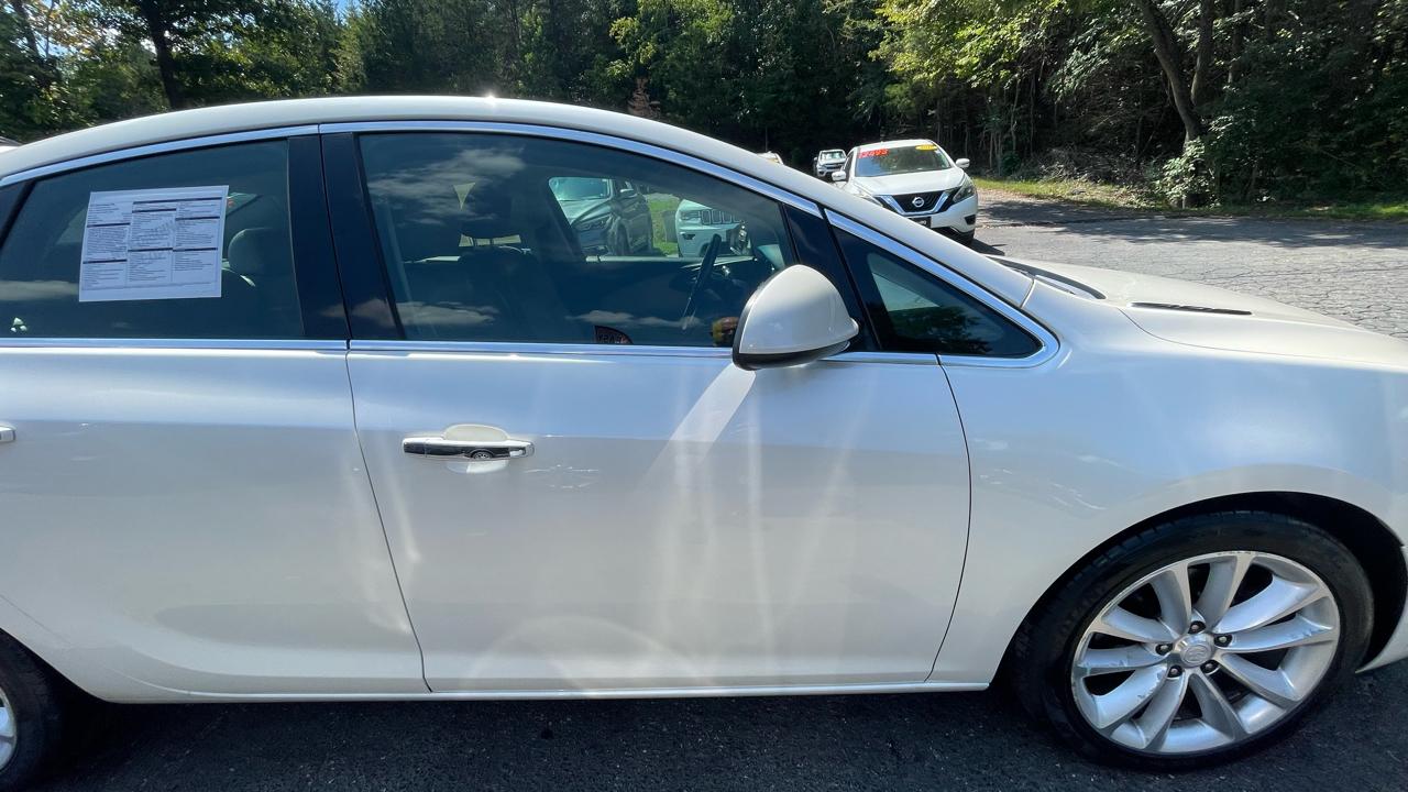 Buick Verano Base 2012