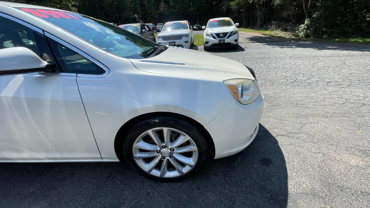 Buick Verano Base 2012