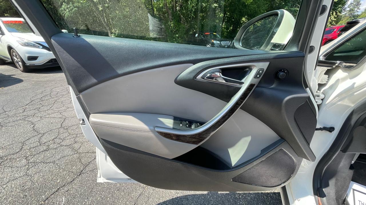 Buick Verano Base 2012