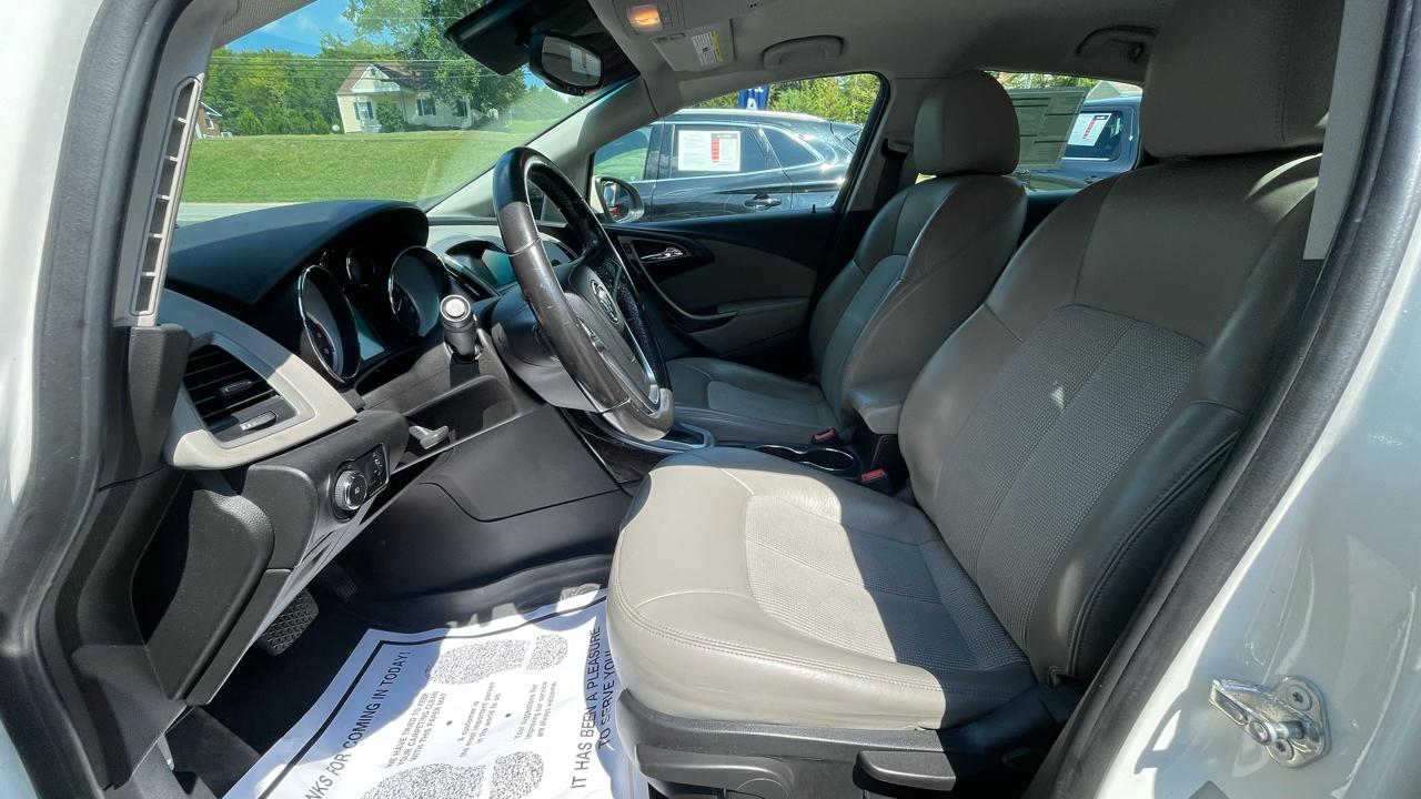 Buick Verano Base 2012