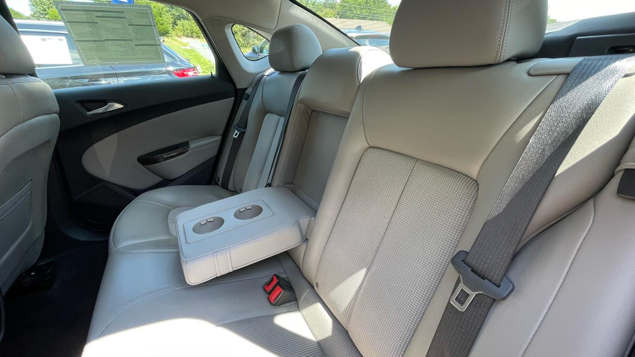 Buick Verano Base 2012