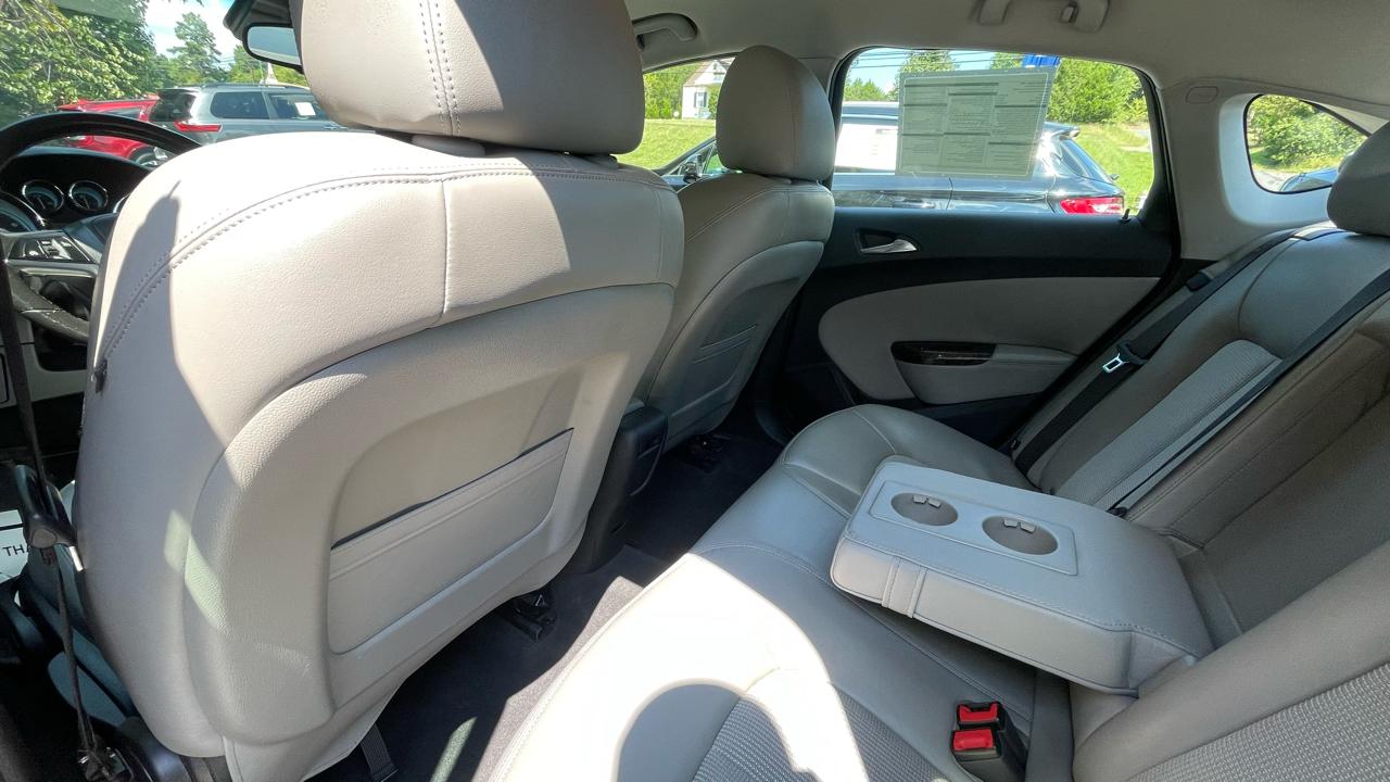 Buick Verano Base 2012