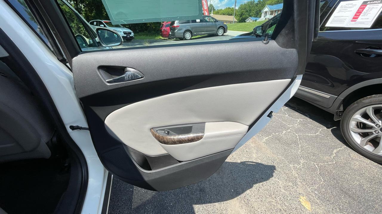 Buick Verano Base 2012