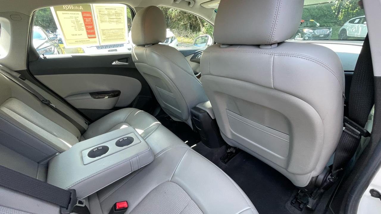 Buick Verano Base 2012